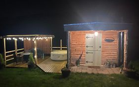 The Original Sleeping Giant Lodge With Hot Tub & Alpacas